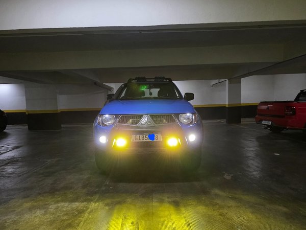Foto 2 - Mitsubishi L200 Triton Savana 3.2 Turbo Diesel 4x4