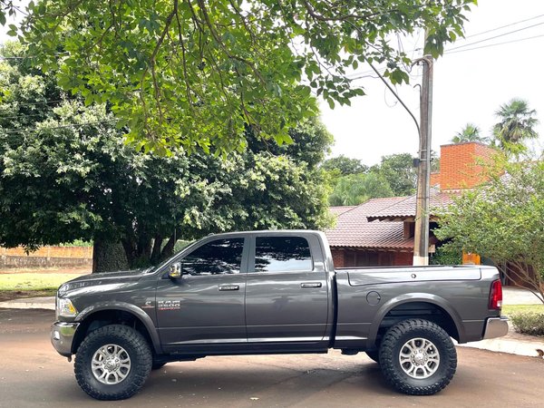 Foto 4 - RAM 2500 Laramie 6.7 Turbo Diesel 4x4