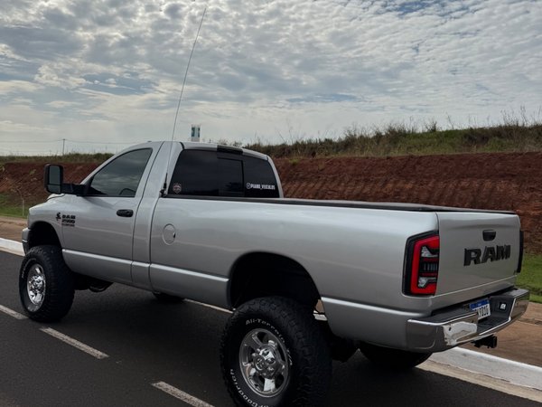 Foto 2 - RAM 2500 SLT 5.9 Turbo Diesel 4x4 C.S