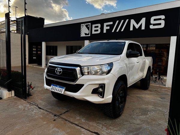 Foto 1 - Toyota Hilux SR 2.8 Turbo Diesel 4x4