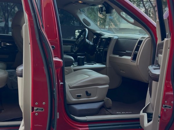 Foto 3 - RAM 2500 Laramie 6.7 Turbo Diesel 4x4