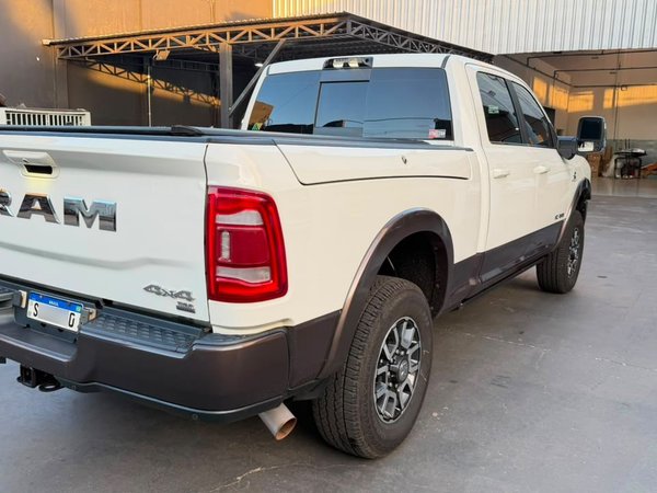 Foto 4 - RAM 3500 Longhorn Limited 6.7 Turbo Diesel 4x4
