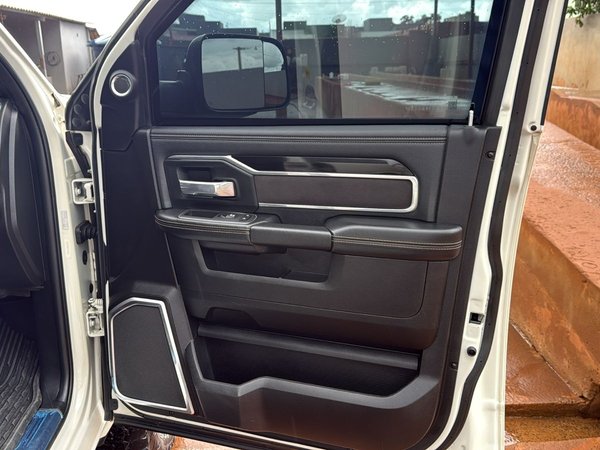 Foto 6 - RAM 2500 Laramie Night Edition 6.7 Turbo Diesel 4x4