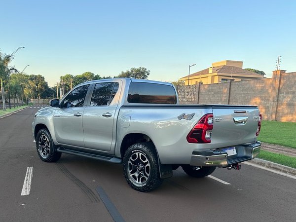Foto 4 - Toyota Hilux SRX 2.8 Turbo Diesel 4x4
