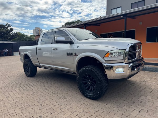 Foto 1 - RAM 2500 Laramie 6.7 Turbo Diesel 4x4