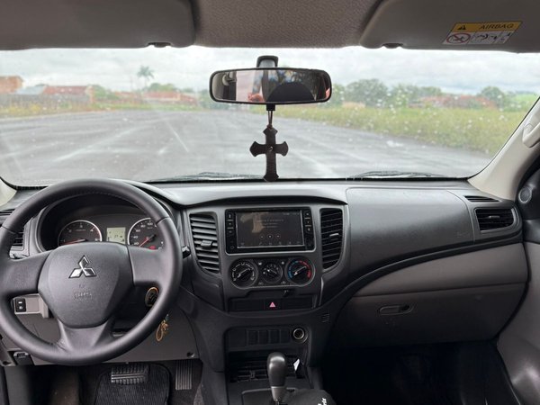 Foto 9 - Mitsubishi L200 Sport GLS 2.5 Turbo Diesel 4x4