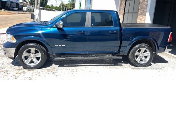 Foto 1 - RAM Classic Laramie 5.7 V8 Gasolina 4x4