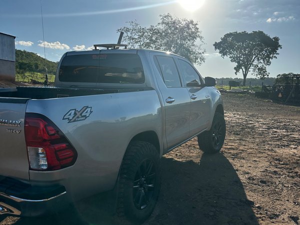 Foto 3 - Toyota Hilux SRV 2.8 Turbo Diesel 4x4