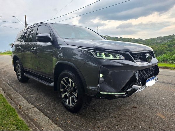 Foto 2 - Toyota Hilux SW4 Diamond D4-D 2.8 Turbo Diesel 4x4