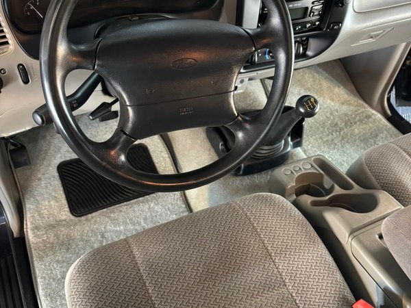 Foto 4 - Ford Ranger XLT 4.0 V6 Gasolina 4x2 C.S