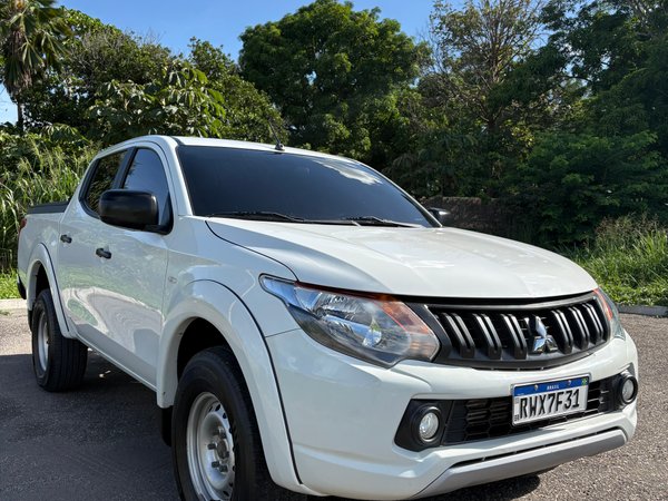 Foto 6 - Mitsubishi L200 Triton Sport GL 2.4 Turbo Diesel 4x4