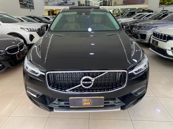 Foto 2 - Volvo XC60 D5 Momentum 2.0 Diesel AWD