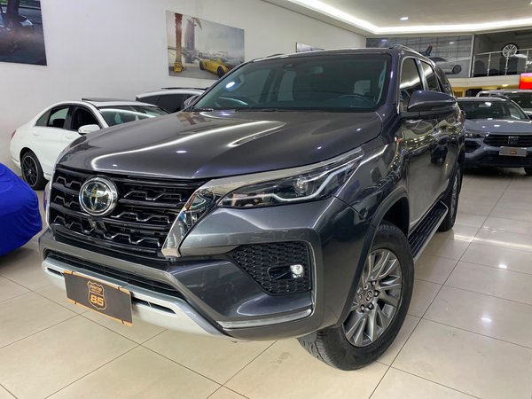 Foto 1 - Toyota Hilux SW4 SRX 2.8 Turbo Diesel 4x4