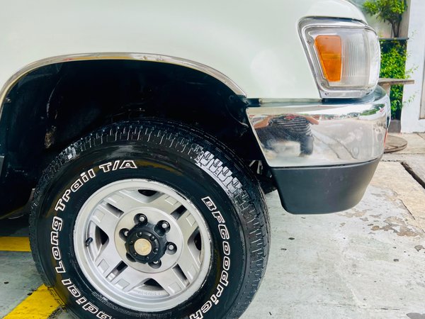 Foto 2 - Toyota Hilux SW4 2.7 Gasolina 4x4