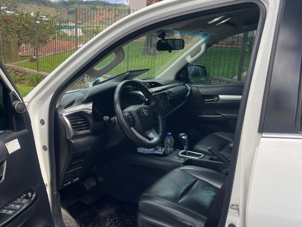 Foto 6 - Toyota Hilux SRX 2.8 Turbo Diesel 4x4