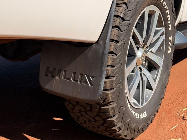 Foto 9 - Toyota Hilux SRX 2.8 Turbo Diesel 4x4