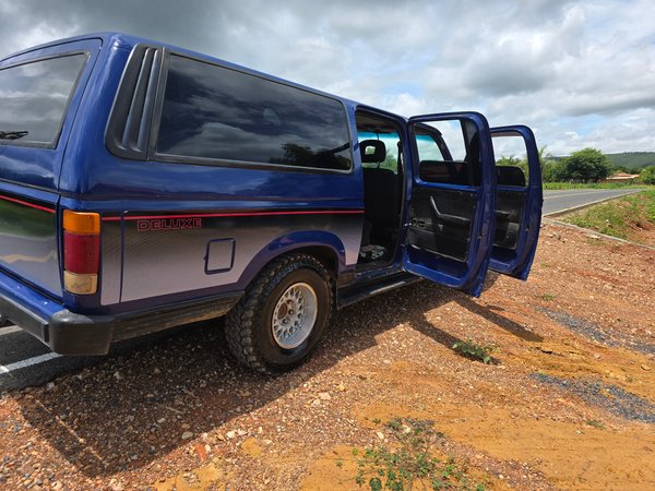 Foto 4 - Chevrolet Veraneio Custom De Luxo 4.0 Diesel