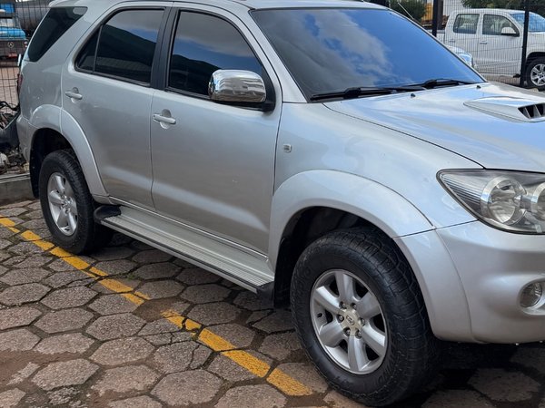 Foto 9 - Toyota Hilux SW4 SRV 3.0 Turbo Diesel 4x4