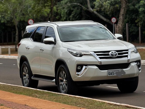 Foto 3 - Toyota Hilux SW4 SRX 2.8 Turbo Diesel 4x4