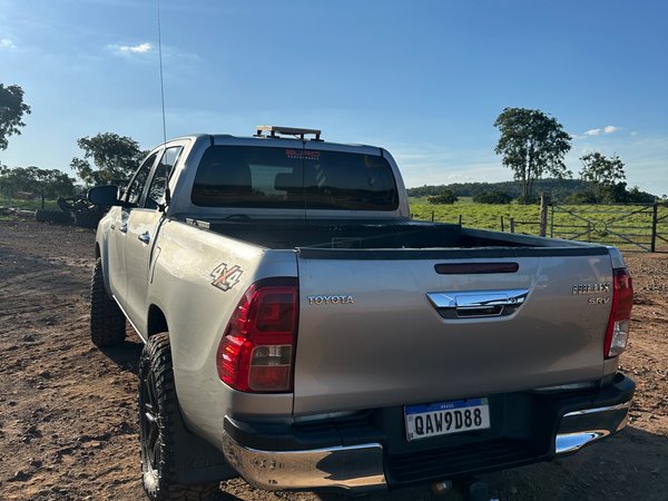 Foto 4 - Toyota Hilux SRV 2.8 Turbo Diesel 4x4