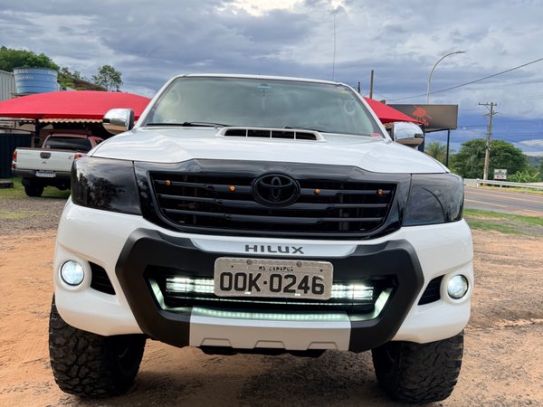 Foto 2 - Toyota Hilux SR 3.0 Turbo Diesel 4x4
