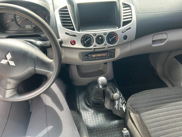 Foto 7 - Mitsubishi L200 Triton GLX 3.2 Turbo Diesel 4x4