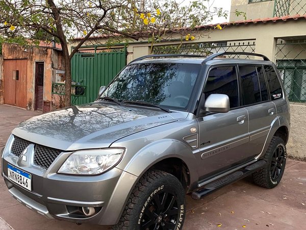 Foto 2 - Mitsubishi Pajero TR4 2.0 16v 4x4