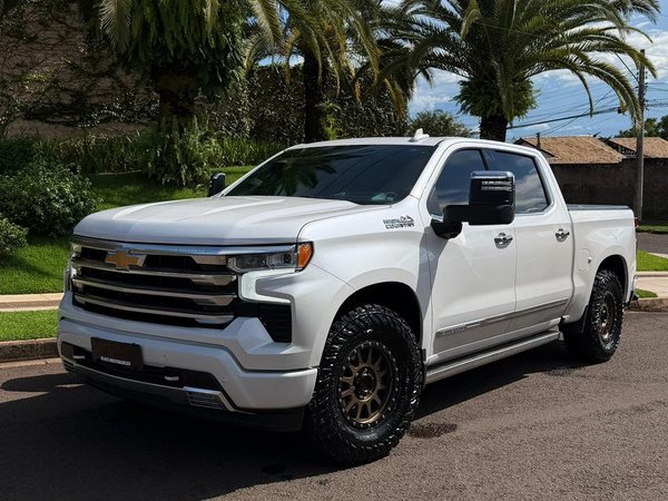 Foto 1 - Chevrolet Silverado 1500 High Country 5.3 V8 Gasolina 4x4