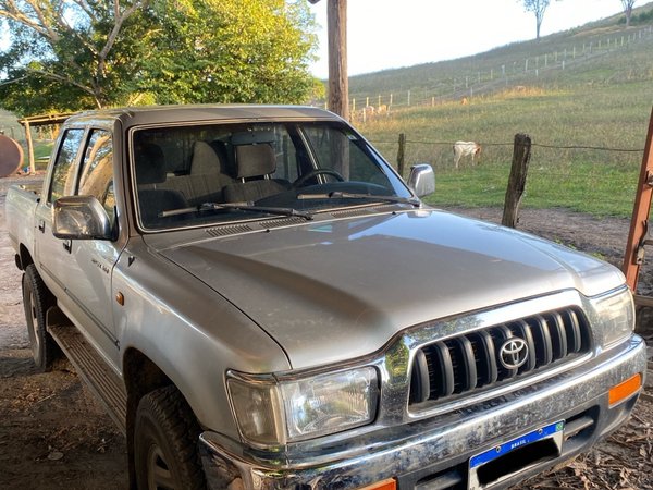 Foto 1 - Toyota Hilux SRV 3.0 Turbo Diesel 4x2