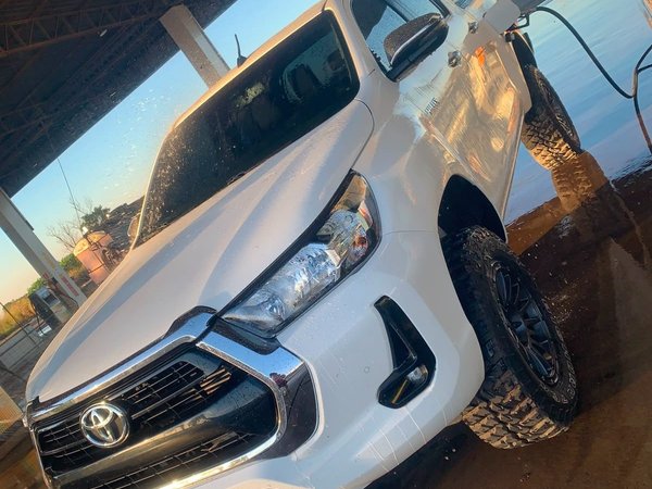 Foto 1 - Toyota Hilux SRV 2.8 Turbo Diesel 4x4