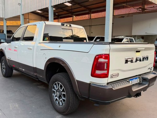 Foto 5 - RAM 3500 Longhorn Limited 6.7 Turbo Diesel 4x4