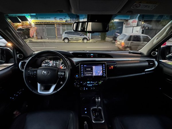 Foto 6 - Toyota Hilux SRX 2.8 Turbo Diesel 4x4