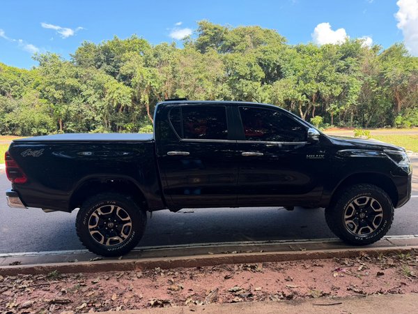 Foto 3 - Toyota Hilux SRX 2.8 Turbo Diesel 4x4