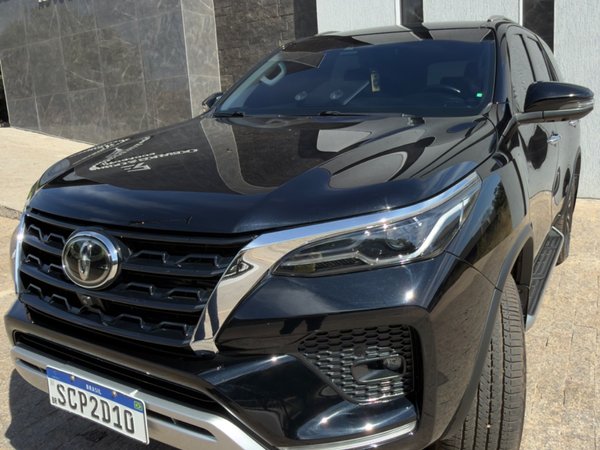 Foto 1 - Toyota Hilux SW4 SRX 2.8 Turbo Diesel 4x4