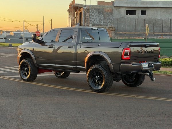 Foto 3 - RAM 2500 Laramie 6.7 Turbo Diesel 4x4