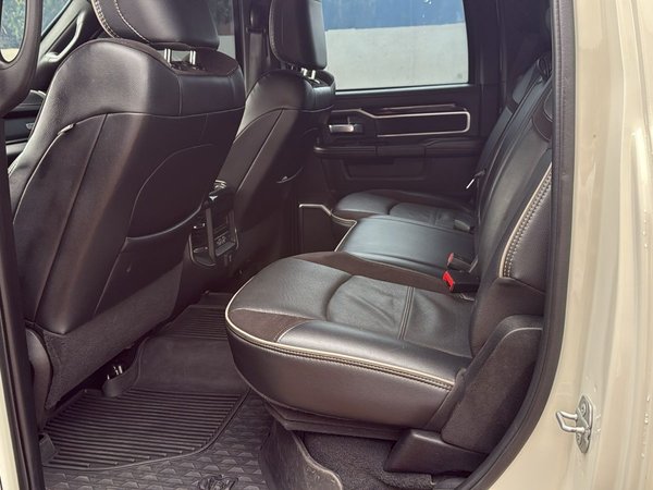 Foto 5 - RAM 2500 Laramie Night Edition 6.7 Turbo Diesel 4x4