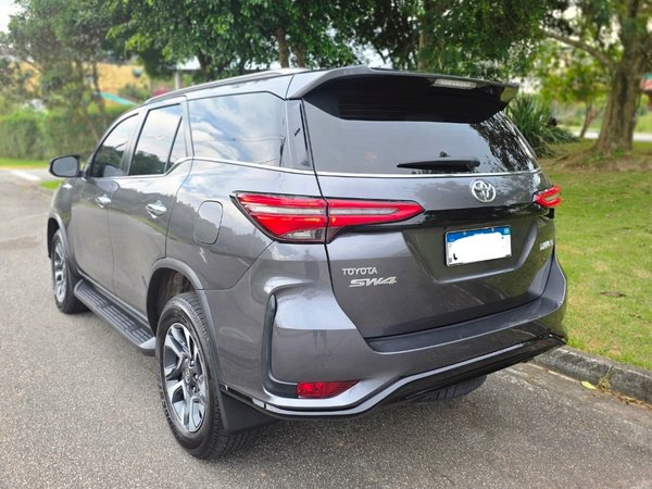 Foto 3 - Toyota Hilux SW4 Diamond D4-D 2.8 Turbo Diesel 4x4