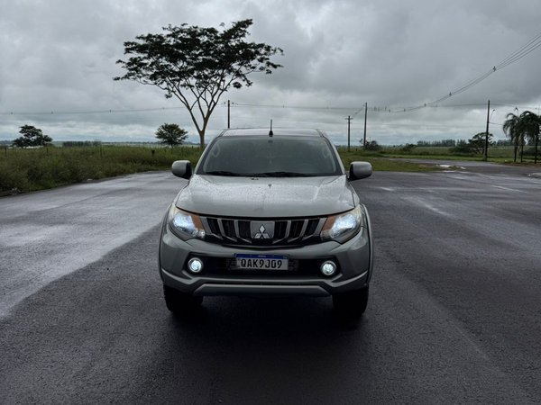 Foto 2 - Mitsubishi L200 Sport GLS 2.5 Turbo Diesel 4x4