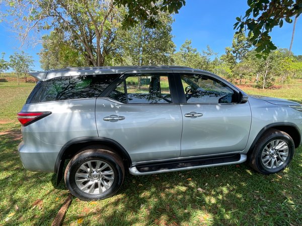 Foto 3 - Toyota Hilux SW4 SRX Platinum 2.8 Turbo Diesel 4x4