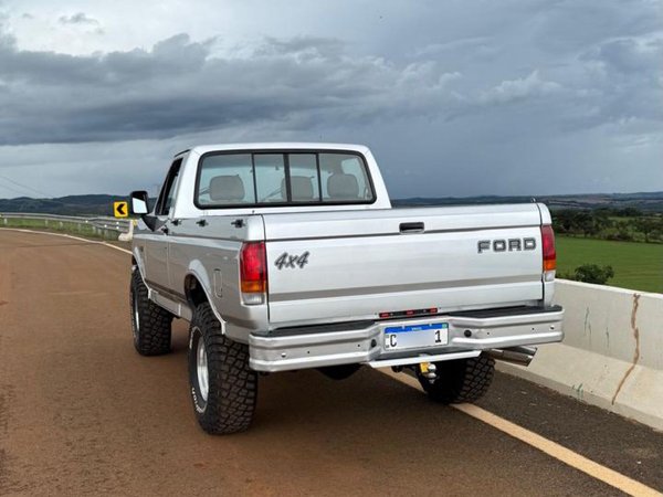 Foto 4 - Ford F1000 XLT 4.3 Turbo Diesel 4x4 C.S