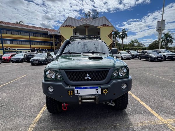 Foto 2 - Mitsubishi L200 Savana 2.5 Turbo Diesel 4x4