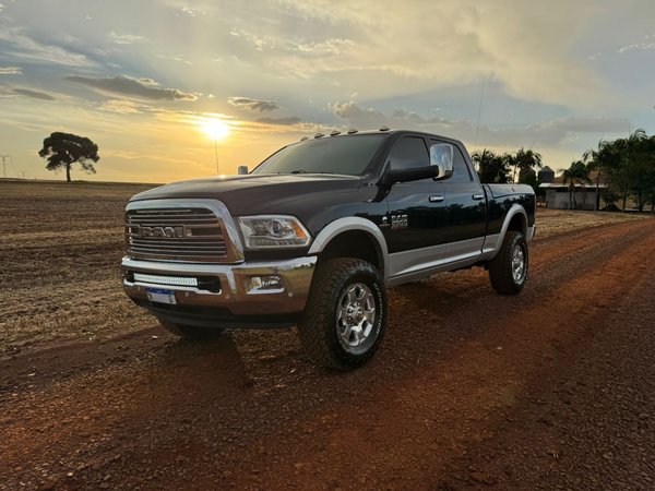 Foto 1 - RAM 2500 Laramie 6.7 Turbo Diesel 4x4