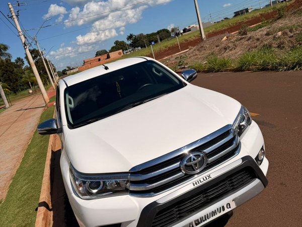 Foto 2 - Toyota Hilux SRX 2.8 Turbo Diesel 4x4
