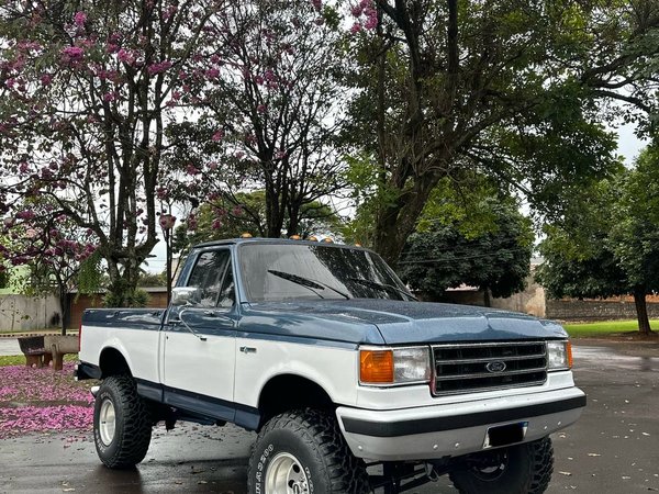 Foto 2 - Ford F1000 Super Série 3.9 Turbo Diesel 4x2 C.S