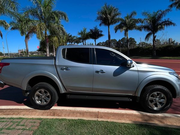 Foto 3 - Mitsubishi L200 Triton Sport HPE 2.4 Turbo Diesel 4x4