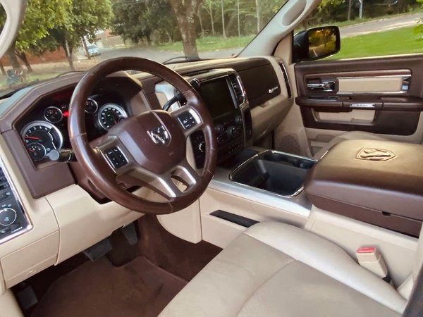 Foto 6 - RAM 2500 Laramie 6.7 Turbo Diesel 4x4