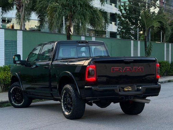 Foto 3 - RAM 3500 Longhorn Limited 6.7 Turbo Diesel 4x4