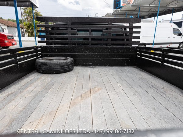 Foto 9 - Ford F1000 XLT 2.5 Turbo Diesel 4x2 C.S