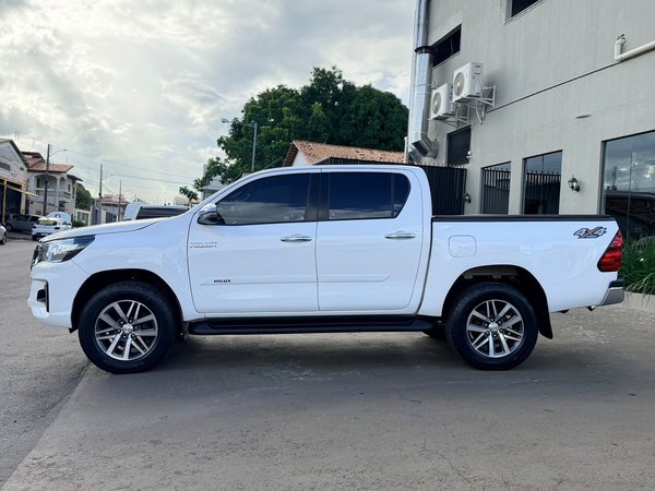 Foto 4 - Toyota Hilux SRV 2.8 Turbo Diesel 4x4