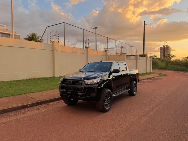 Foto 1 - Toyota Hilux SR 2.8 Turbo Diesel 4x4